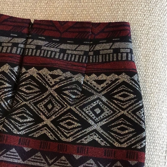 Express back zip, side tie skirt, size 6 - Picture 7 of 10